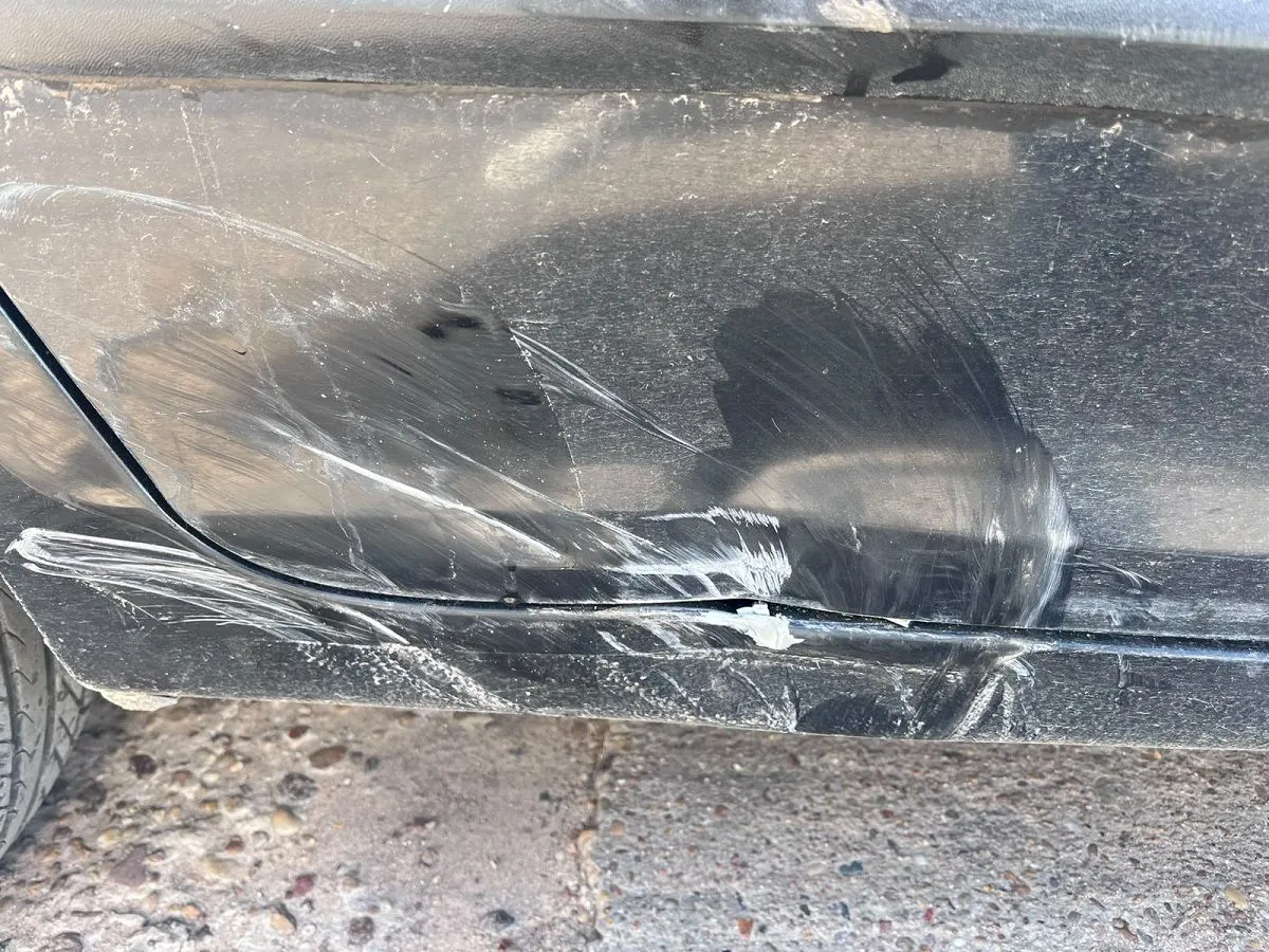 Buscan identificar a un conductor que chocó y se dio a la fuga en calle San Luis