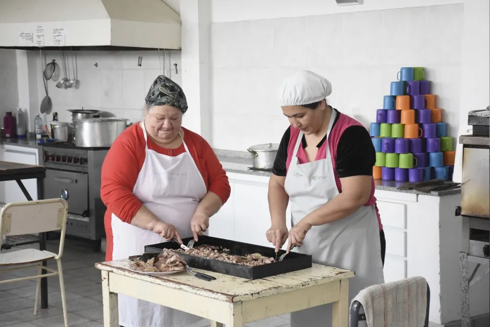 La Provincia apelará la cautelar por los desayunos y ratificó la continuidad del servicio en las escuelas