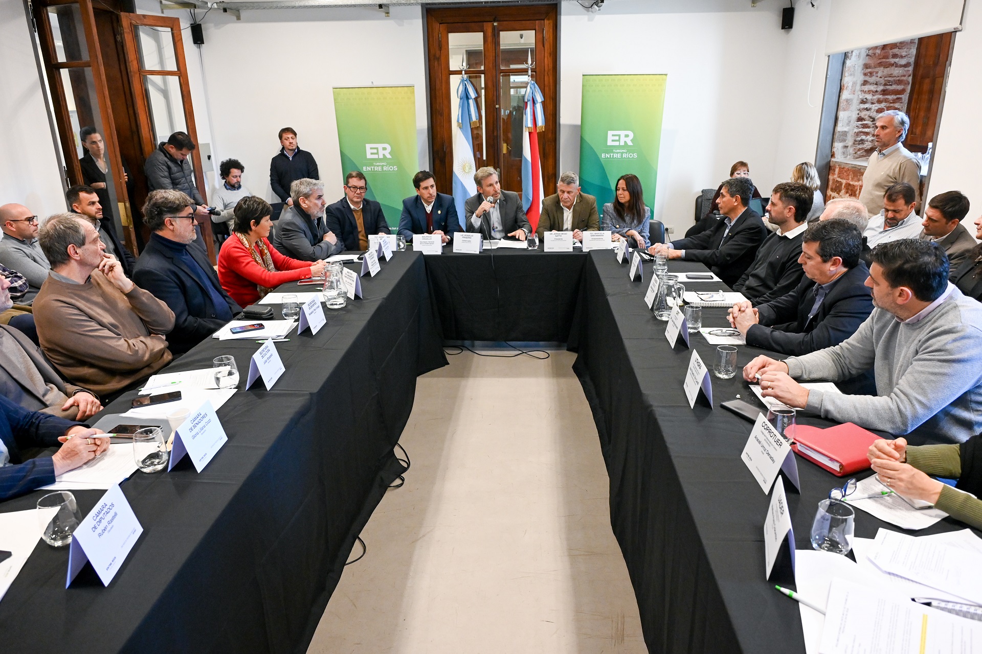 Frigerio anunció medidas para fortalecer el turismo