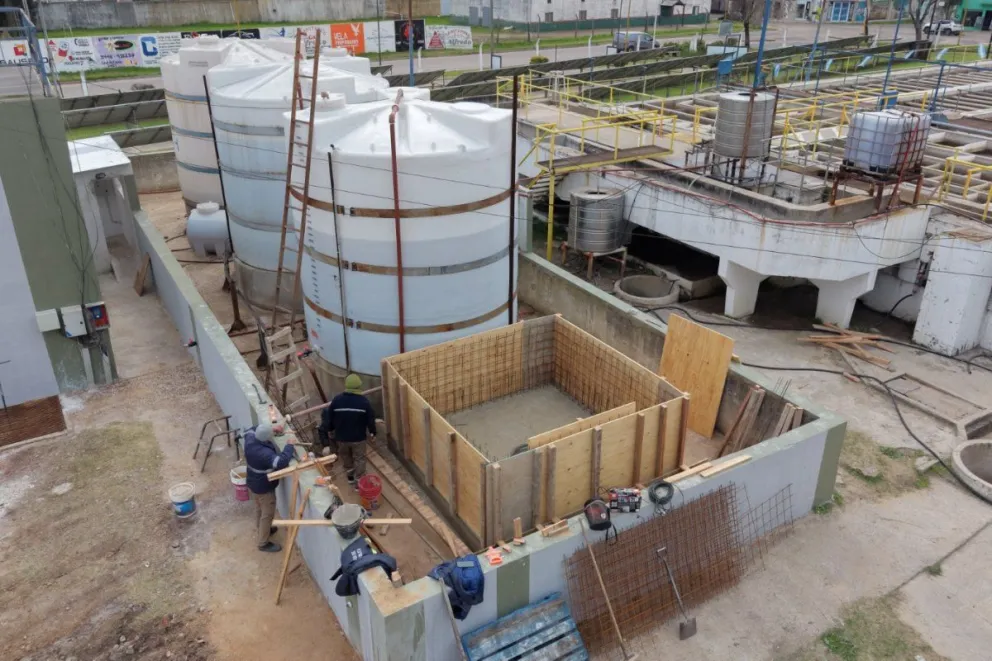 Para ahorrar 370 millones por año producirán sulfato de aluminio en la Planta Potabilizadora