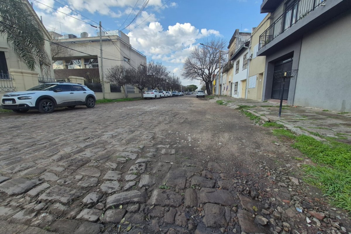 Comienza la reconstrucción en piedra de calle Alem entre Del Valle y Concordia